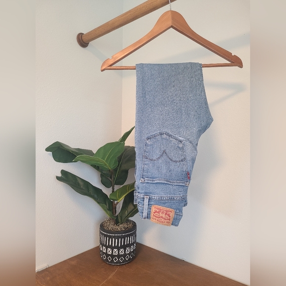 Levi's Denim - Levi’s High Rise Straight Crop 724 Jeans – W24